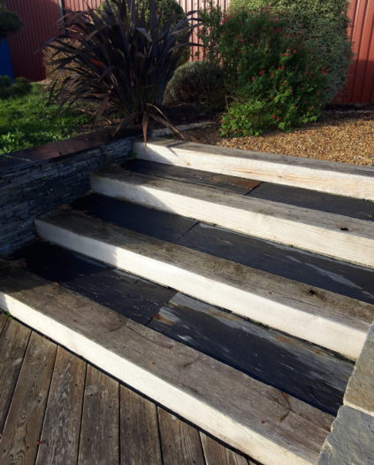 Escalier en bois extérieur